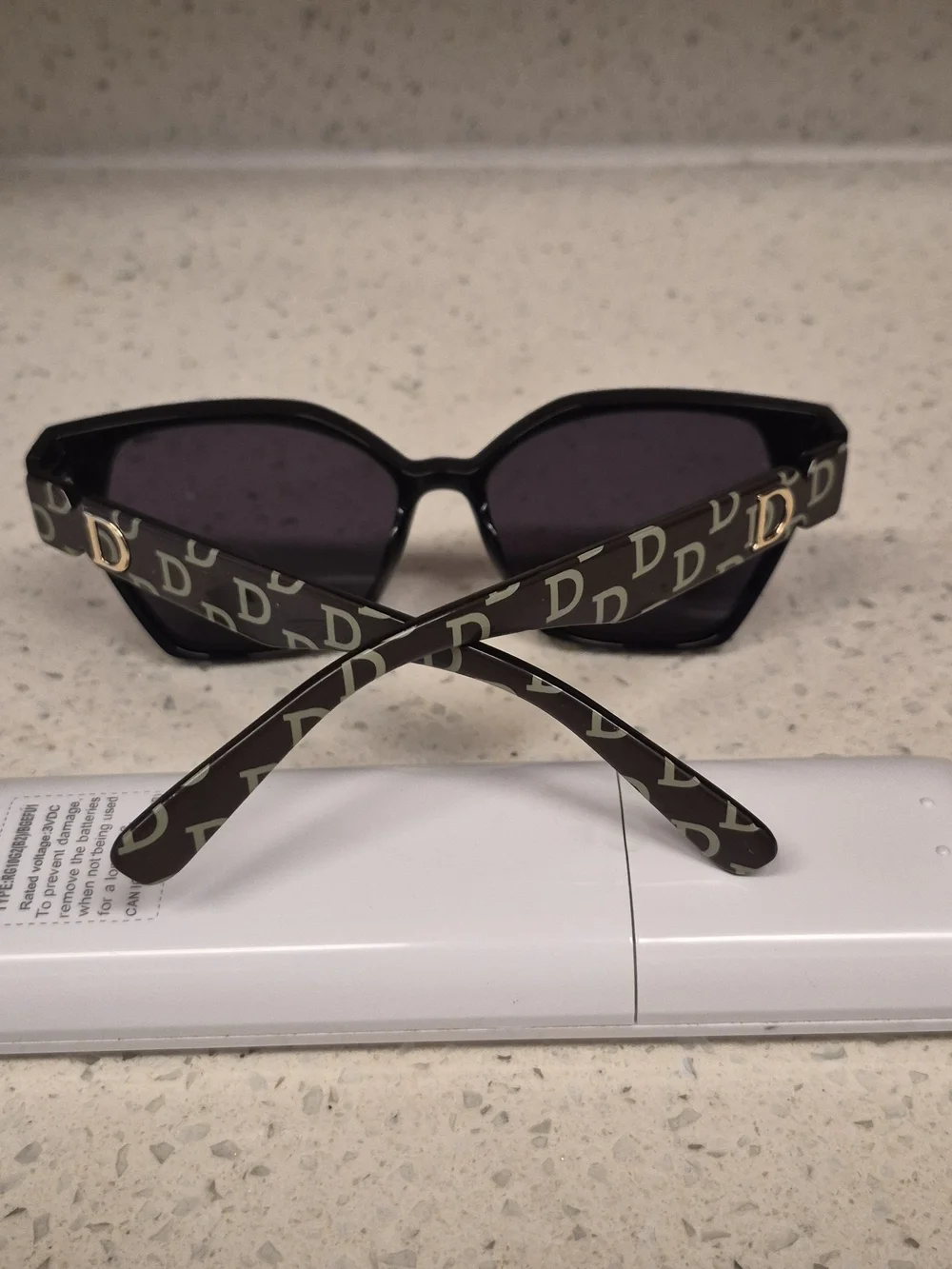 Black Sunglasses with Logo-Pattern Temples